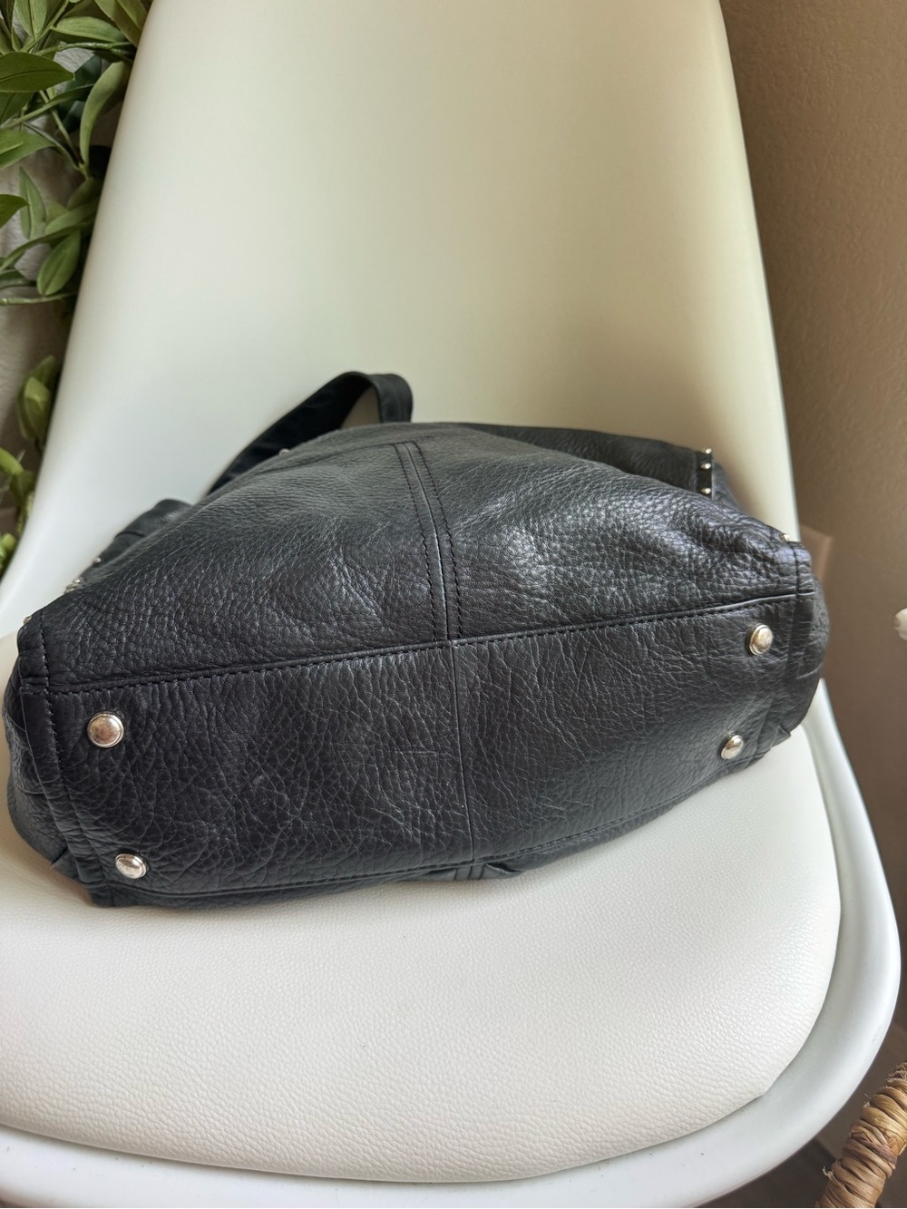 B. Makowsky Black Studded Pebbled Leather Hobo Bag Large Y2K Slouchy Shoulder - Picture 5 of 11